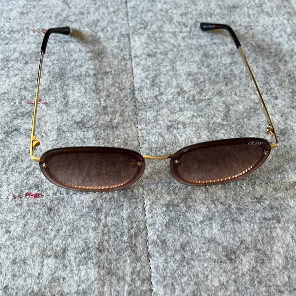 JAZABELL - Quay brand new, worn once